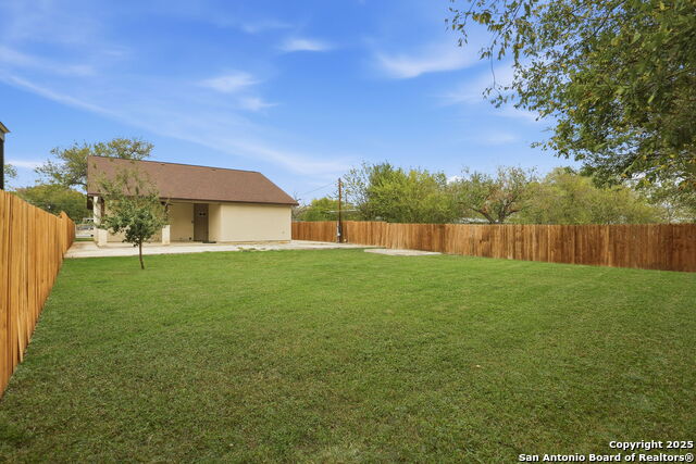 Image 30 of 32 For 5122 Gwenda Lea