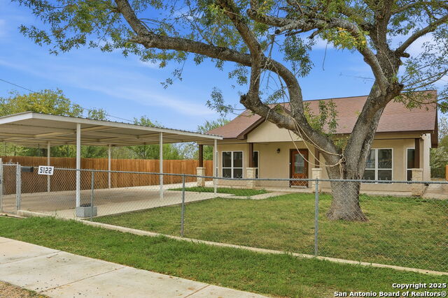 Image 4 of 32 For 5122 Gwenda Lea