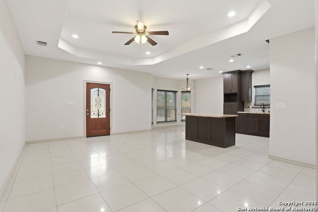 Image 8 of 32 For 5122 Gwenda Lea