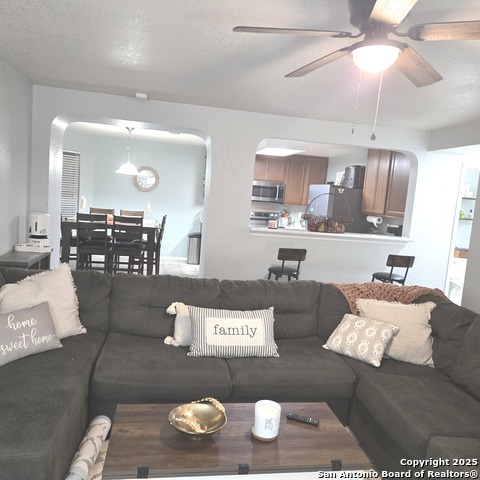 Image 5 of 22 For 10015 Del Lago