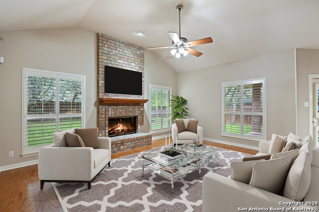 Image 15 of 72 For 17314 Fountain Bluff