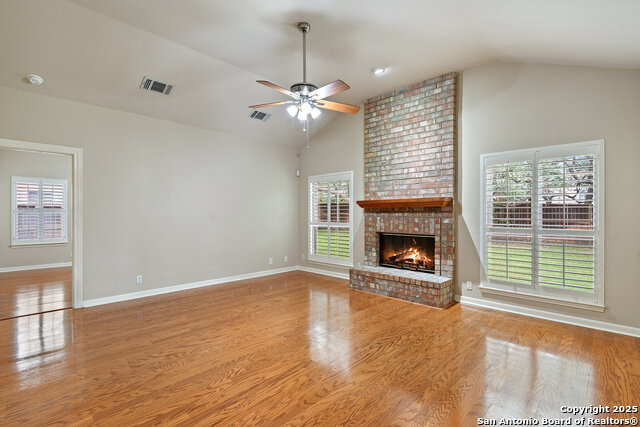 Image 16 of 72 For 17314 Fountain Bluff