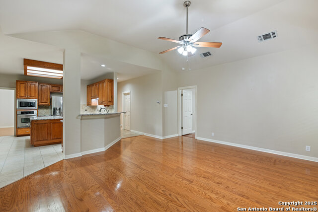 Image 17 of 72 For 17314 Fountain Bluff