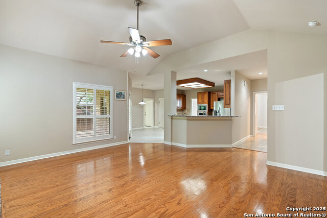 Image 18 of 72 For 17314 Fountain Bluff