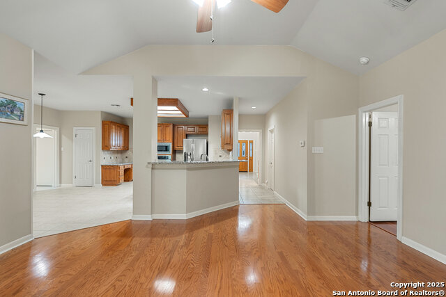 Image 20 of 72 For 17314 Fountain Bluff