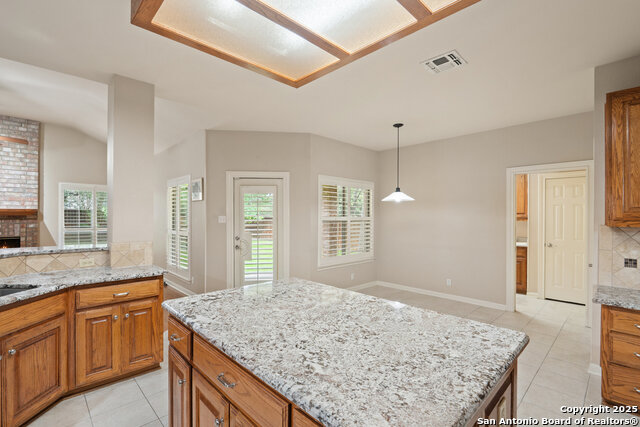 Image 23 of 72 For 17314 Fountain Bluff