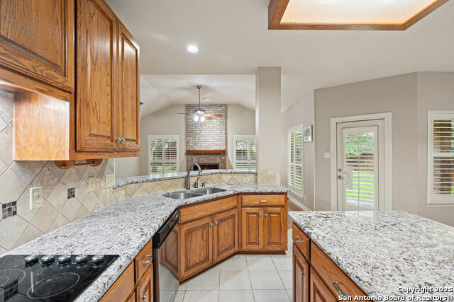 Image 27 of 72 For 17314 Fountain Bluff