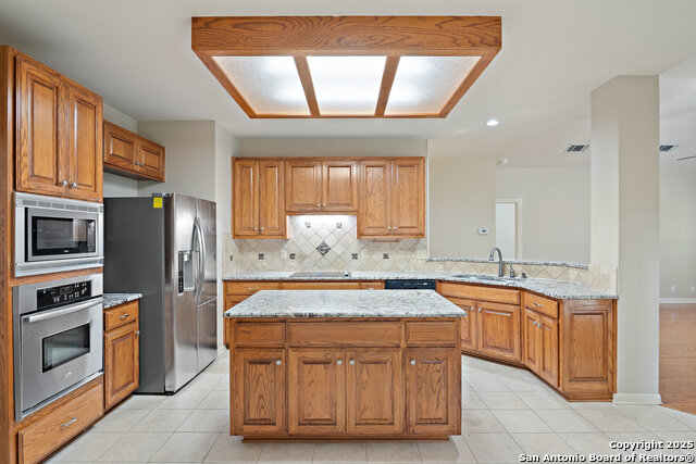 Image 29 of 72 For 17314 Fountain Bluff