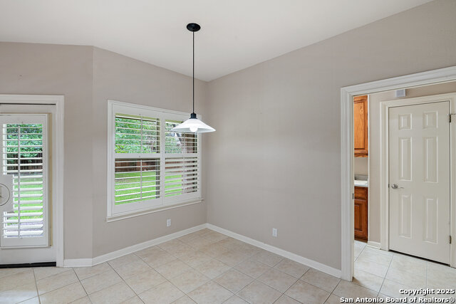 Image 33 of 72 For 17314 Fountain Bluff