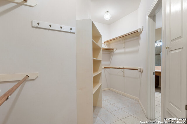 Image 41 of 72 For 17314 Fountain Bluff