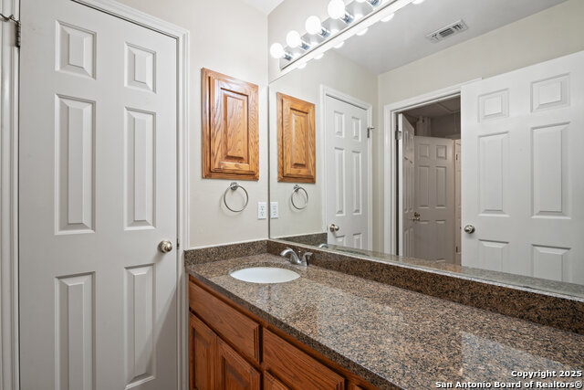 Image 43 of 72 For 17314 Fountain Bluff