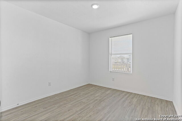 Image 8 of 15 For 2765 Green Finch