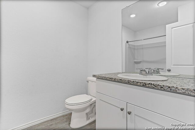 Image 9 of 15 For 2765 Green Finch