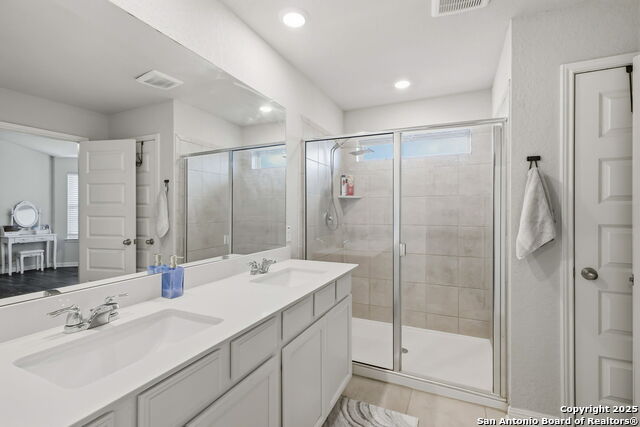 Image 17 of 29 For 11652 Folsom Pass