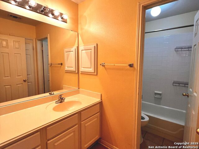 Image 16 of 31 For 11 Bedford Oaks