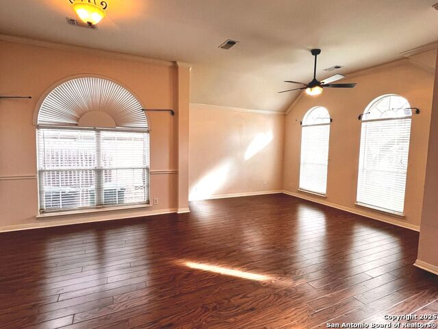 Image 5 of 31 For 11 Bedford Oaks