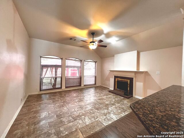 Image 6 of 31 For 11 Bedford Oaks