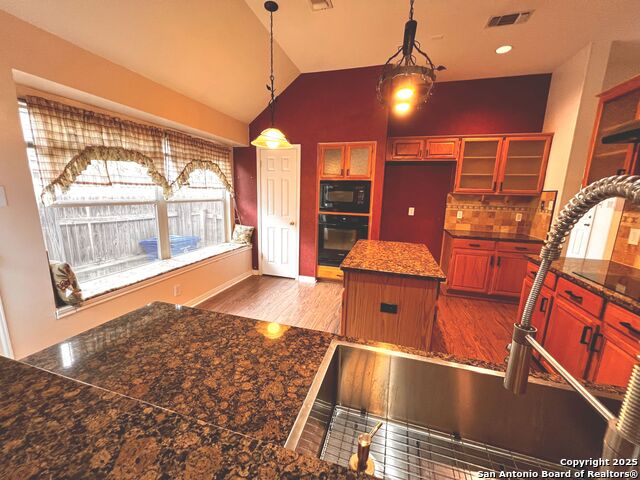 Image 9 of 31 For 11 Bedford Oaks