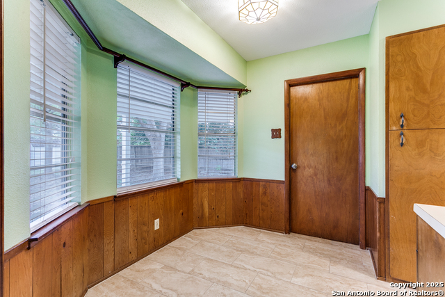 Image 11 of 25 For 10627 Rimcrest