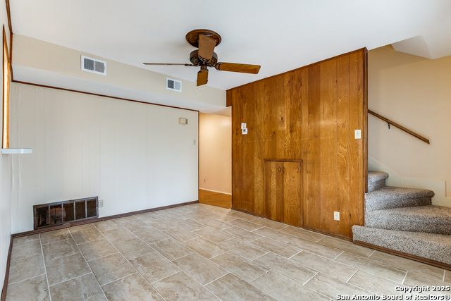 Image 14 of 25 For 10627 Rimcrest