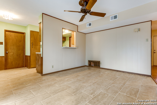 Image 15 of 25 For 10627 Rimcrest