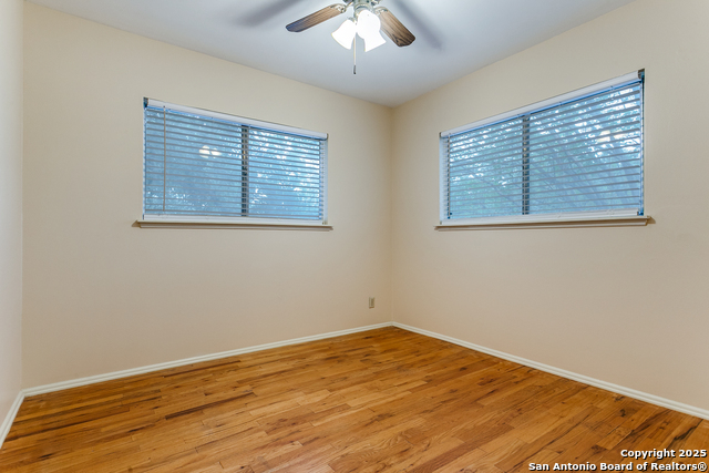 Image 18 of 25 For 10627 Rimcrest