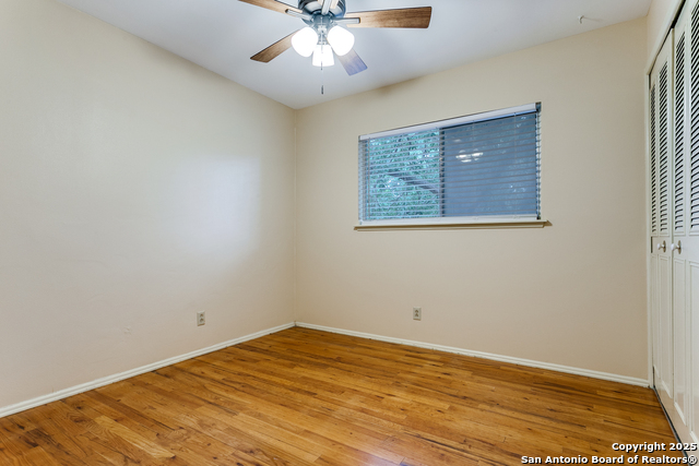 Image 19 of 25 For 10627 Rimcrest