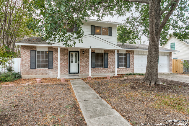 Image 2 of 25 For 10627 Rimcrest