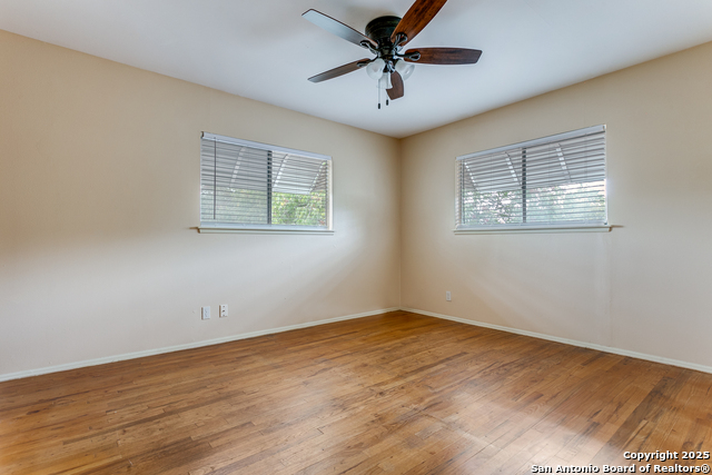 Image 20 of 25 For 10627 Rimcrest