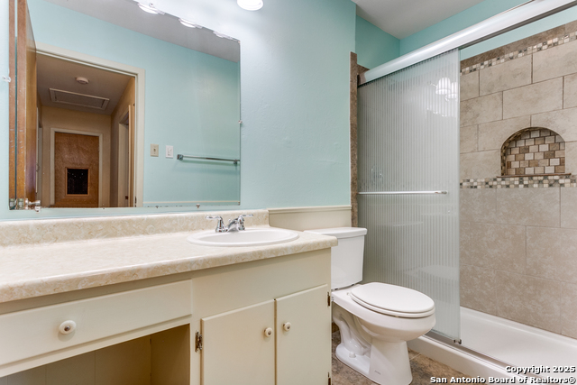 Image 21 of 25 For 10627 Rimcrest