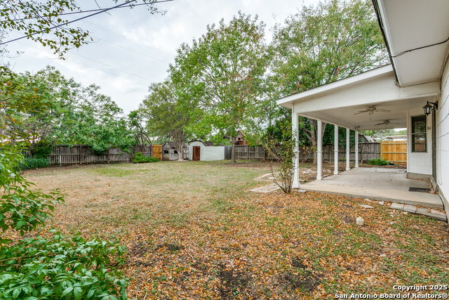 Image 22 of 25 For 10627 Rimcrest