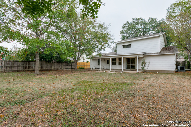 Image 24 of 25 For 10627 Rimcrest