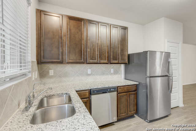 Image 10 of 28 For 10522 Green Rock