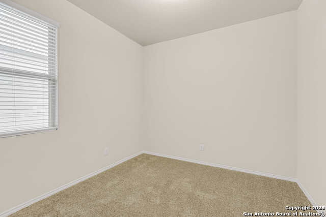 Image 19 of 28 For 10522 Green Rock