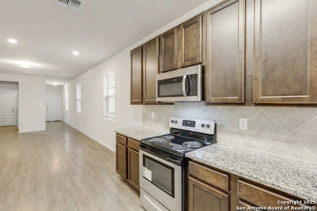 Image 9 of 28 For 10522 Green Rock