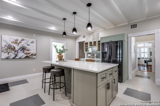 Image 13 of 28 For 922 Pine N 