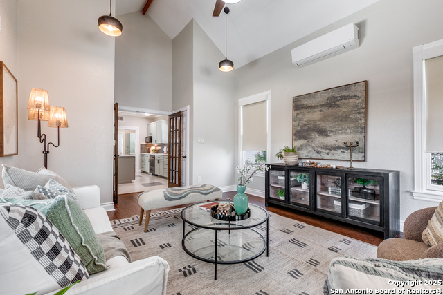 Image 19 of 28 For 922 Pine N 