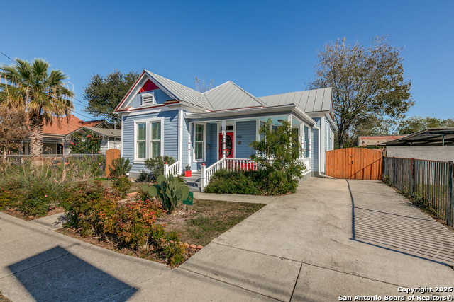 Image 2 of 28 For 922 Pine N 