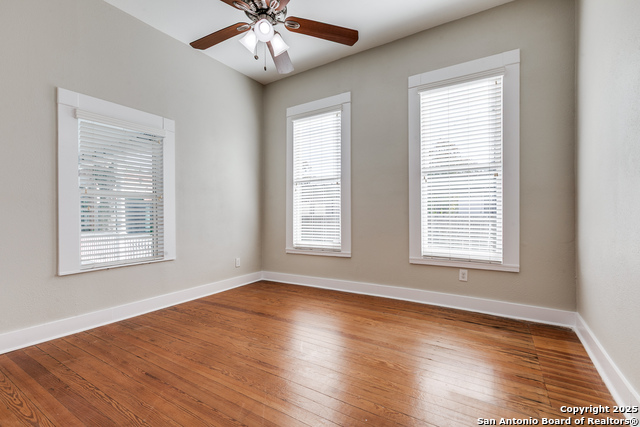 Image 22 of 28 For 922 Pine N 