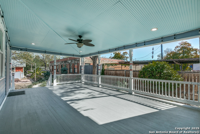 Image 25 of 28 For 922 Pine N 