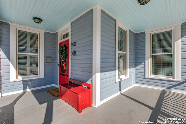 Image 4 of 28 For 922 Pine N 