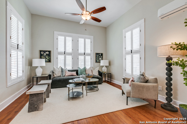 Image 6 of 28 For 922 Pine N 