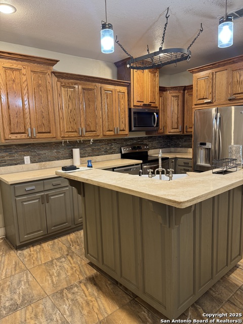 Image 6 of 17 For 407 Fort St N