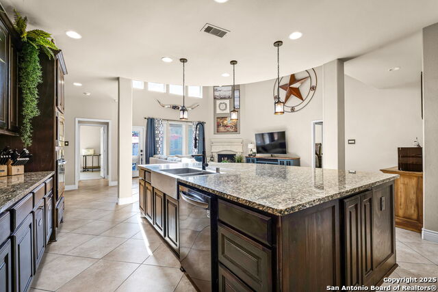 Image 13 of 41 For 2351 Oak Crossing