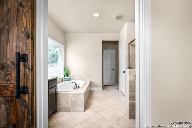 Image 18 of 41 For 2351 Oak Crossing