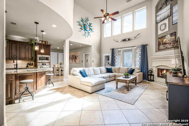 Image 9 of 41 For 2351 Oak Crossing