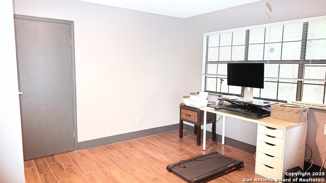 Image 26 of 26 For 2513 Newning