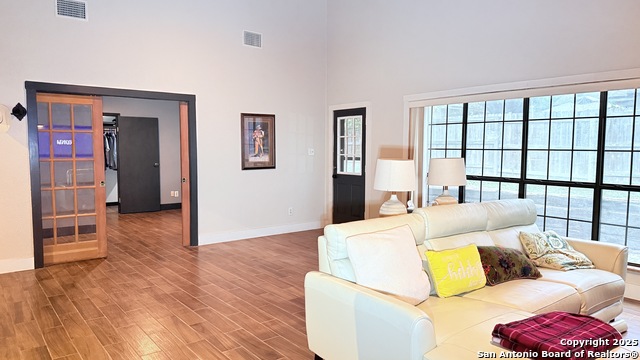 Image 6 of 26 For 2513 Newning