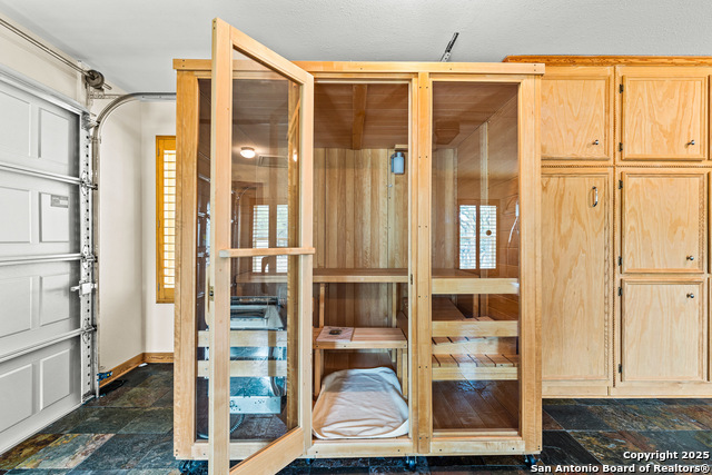 Image 26 of 41 For 8101 Ozark  