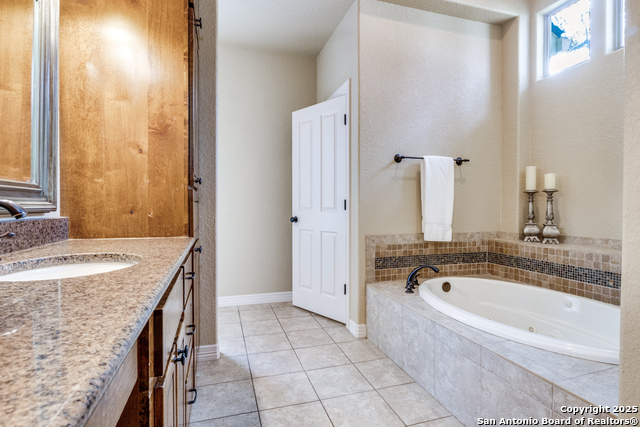 Image 17 of 25 For 205 Lone Tree